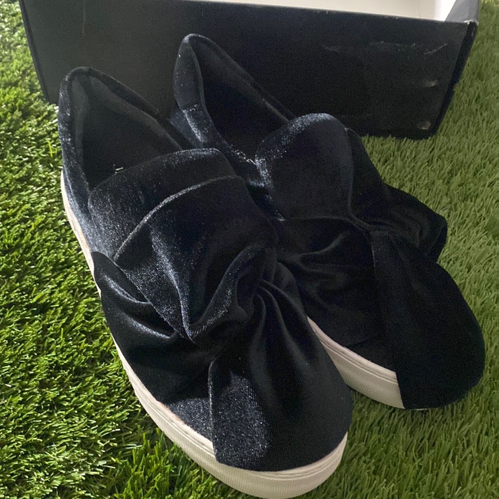 Womens shoes size 8